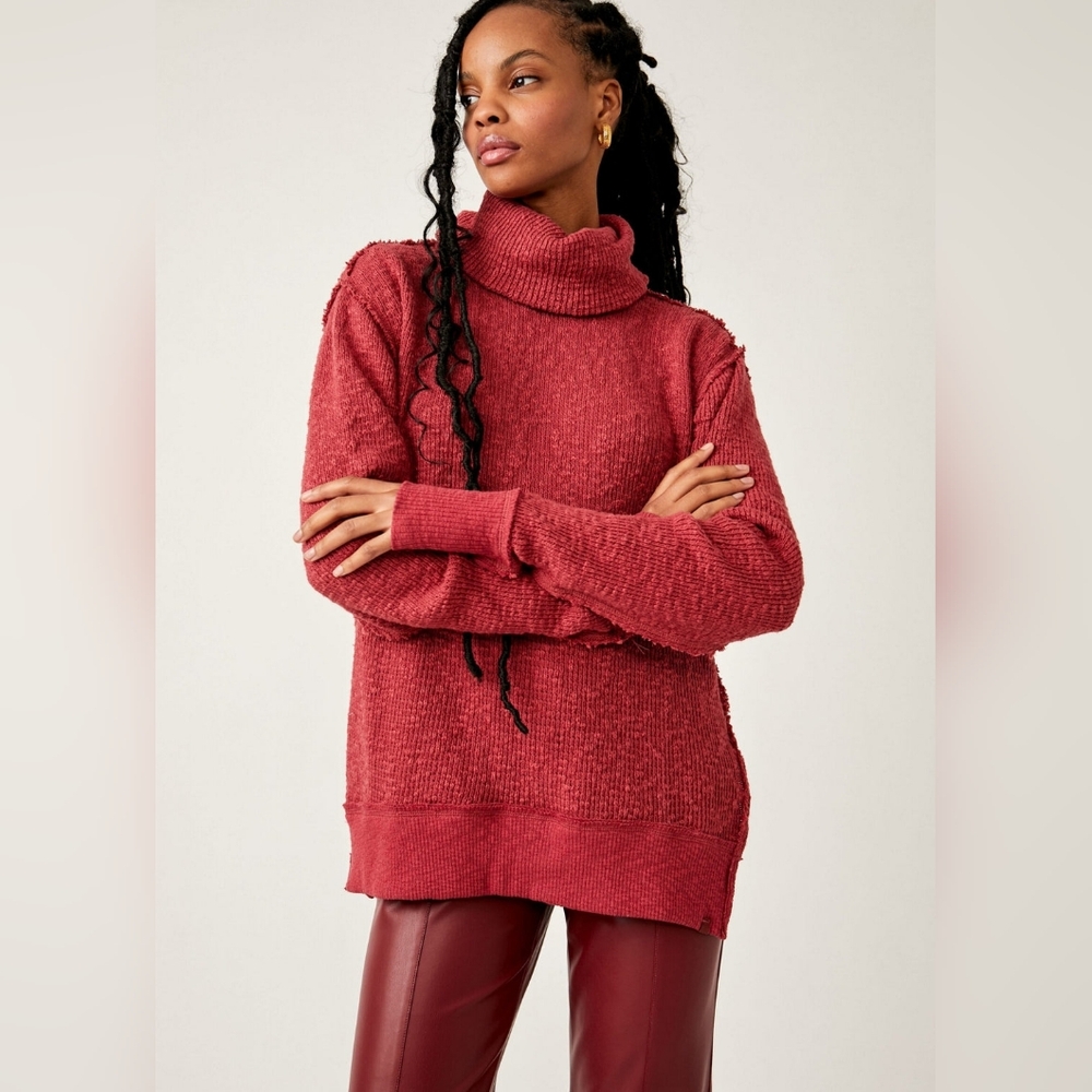 WE THE FREE Tommy Turtleneck Berry Small NWT